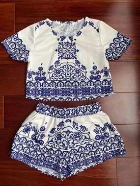 Source Unknown White & Blue Printed Women's Shorts Set